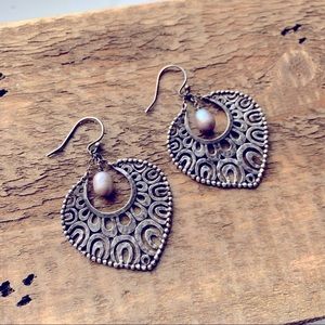 Silpada Gray Pearl filigree earrings